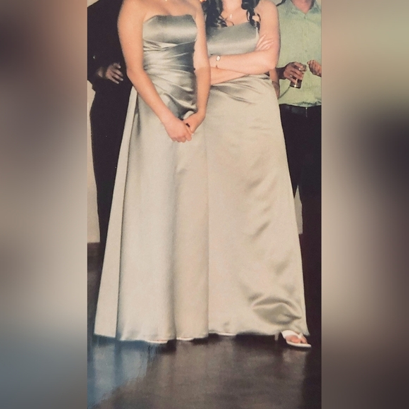 Alfred Angelo evening dress light green colour. - Picture 4 of 10